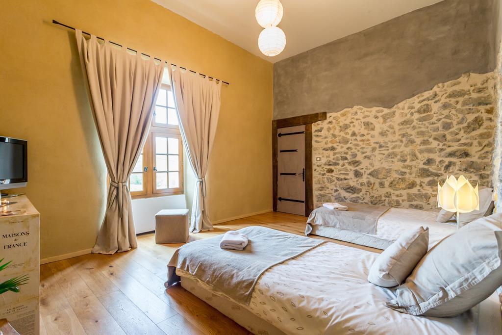 Les Fous Du Village Saint-Esteben Ngoại thất bức ảnh